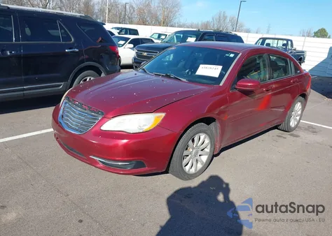 2011 Chrysler 200 Touring z USA, uszkodzony, nr VIN 1C3BC1FB9BN527334